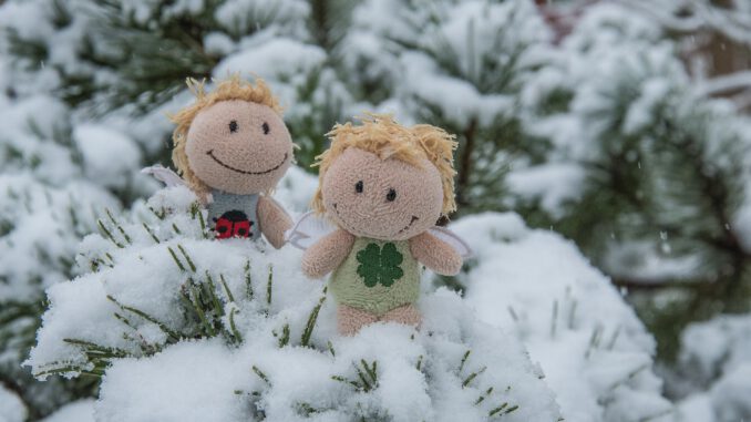 Kara und Luisa im Schnee (Foto: Martin Dühning)