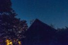 Sternschnuppen über Urgroßvaters Schuppen in meinem Garten in Oberlauchringen, 2021 (Foto: Martin Dühning)