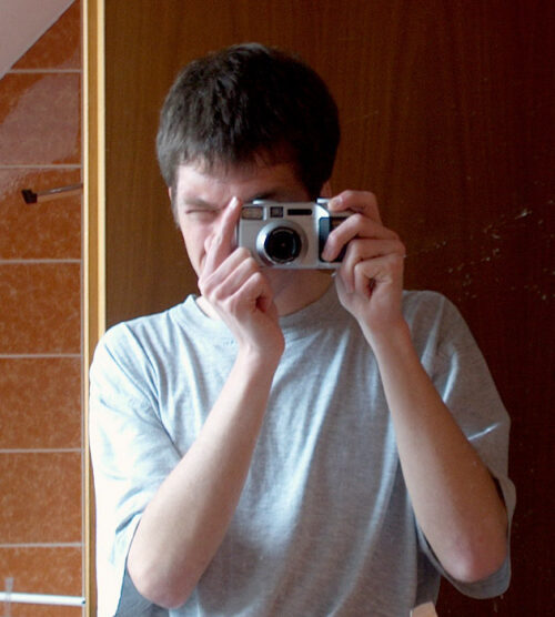 Mein erstes Selfie mit meiner ersten Digitalkamera im April 2002 (Foto: Martin Dühning)