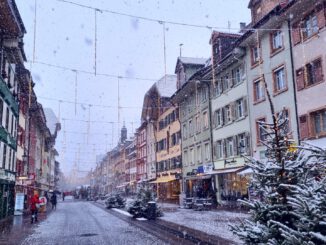 Kaiserstraße in Waldshut im Schneetreiben (Foto: Martin Dühning)