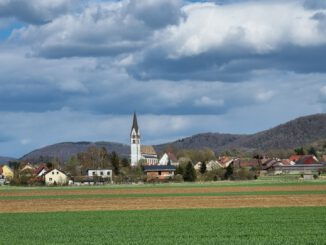 Blick auf St. Peter & Paul in Grießen am Palmsonntag 2022 (Foto: Martin Dühning)