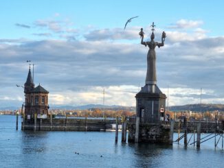 Konstanzer Hafenmohle mit Imperia-Statue im November 2022 (Foto: Martin Dühning)