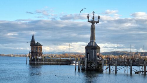 Konstanzer Hafenmohle mit Imperia-Statue im November 2022 (Foto: Martin Dühning)