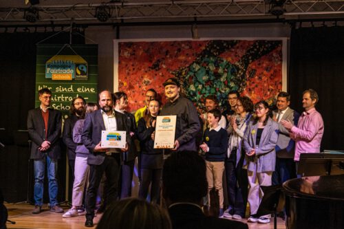 Die feierliche Verleihung des Zertifikats "Fairtrade School" an das Team vom Hochrhein-Gymnasium Waldshut am 6. März 2023 (Foto: Vögtle)