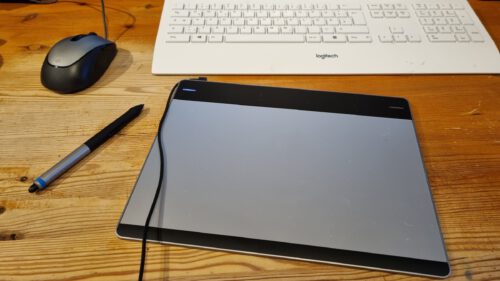 Ein älteres Wacom CTH-680S-S Intuos Größe M