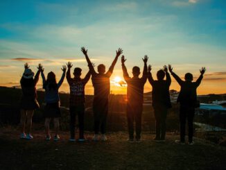 Wir existieren in Beziehungen (Foto: Min An via Pexels)