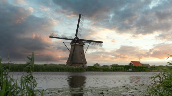 Windmühle (Foto: Nico Beck via Pexels)